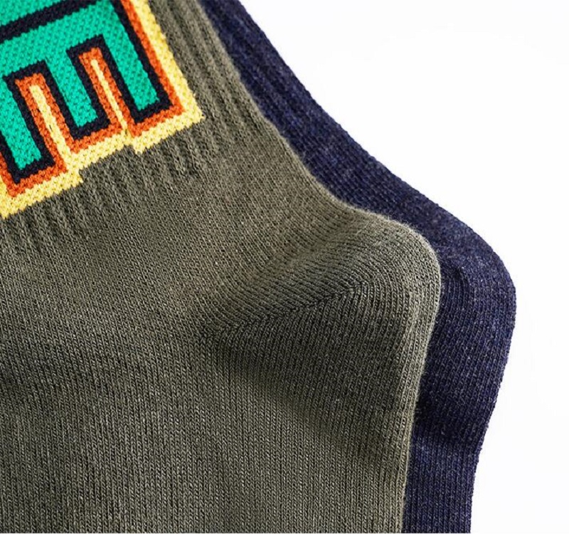 Wholesale Jacquard Custom Logo Tube Sock Basketball Elites Men Crew Sports cycling Socks.jpg